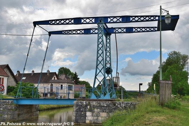 Pont-Levis de Pousseaux