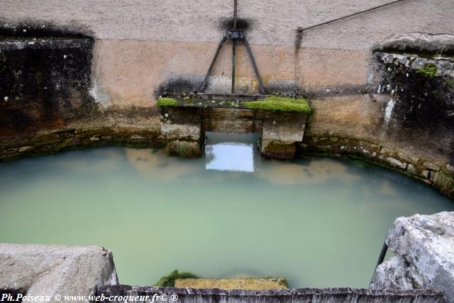 Lavoir de Armes place de la fontaine