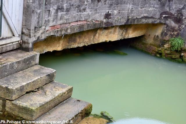 Lavoir de Armes place de la fontaine