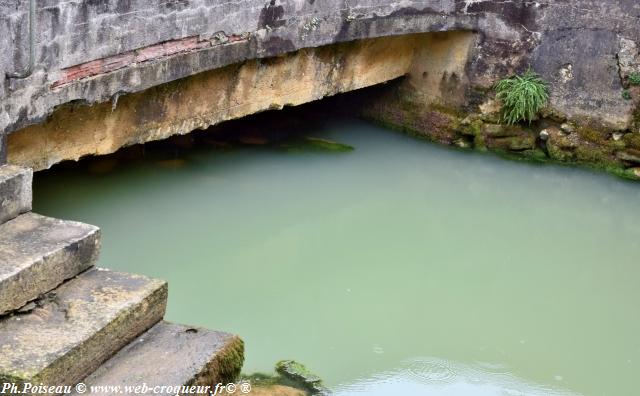 Lavoir de Armes place de la fontaine