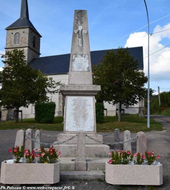 Monument aux Morts de Gouloux un hommage