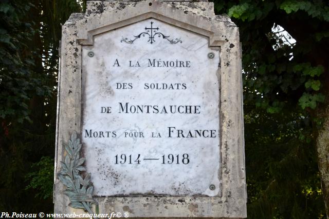 Monument aux Morts Montsauche les Settons