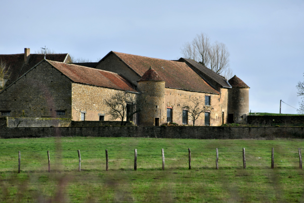 Château de Chassy Le Bas ancienne forteresse de Vignol