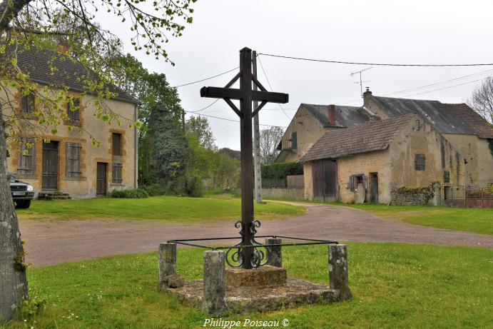 Croix de Le Moulinot un patrimoine vernaculaire
