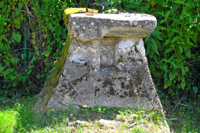 Croix de Précy Lantilly