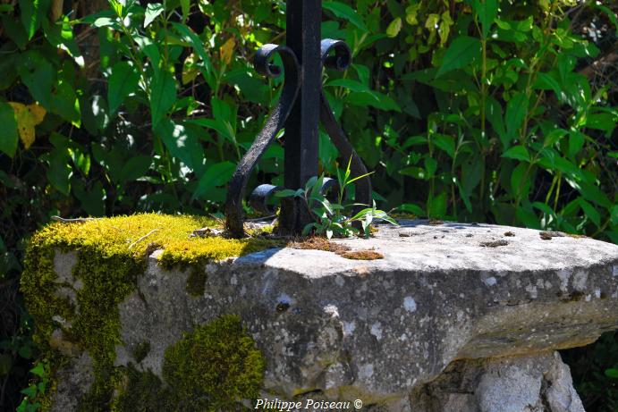 Croix de Précy Lantilly