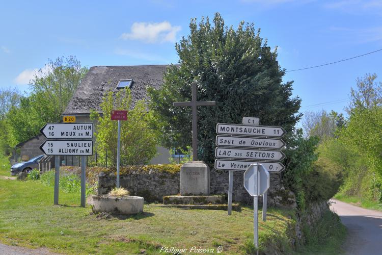 Croix de mission de Saint-Brisson