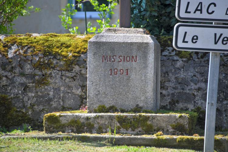 Croix de mission de Saint-Brisson