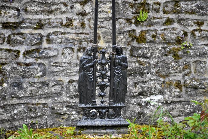 Croix de carrefour à Chalvron