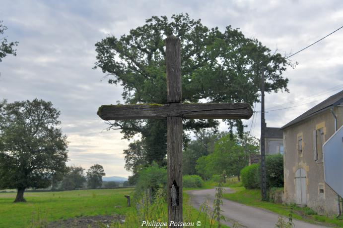 Croix du carrefour d'Héry un patrimoine