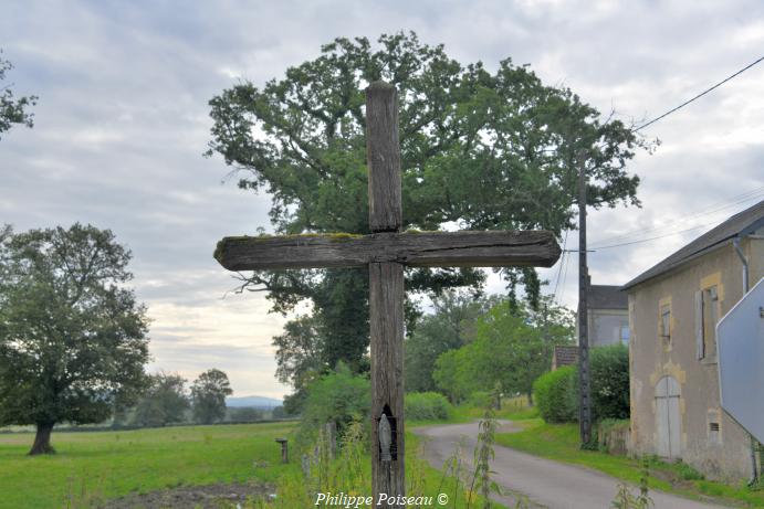 Croix du carrefour d'Héry un patrimoine