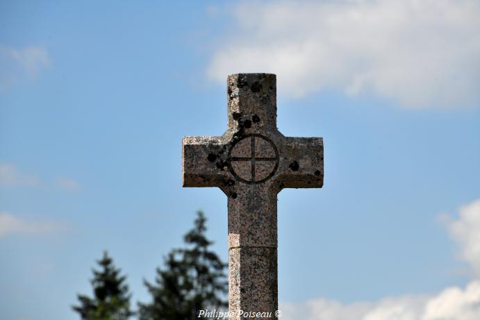 Croix du cimetière d'Alligny en Morvan