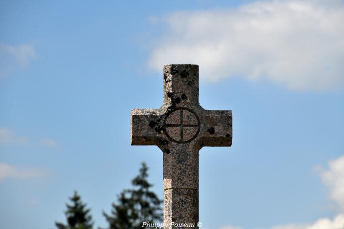 Croix du cimetière d'Alligny en Morvan