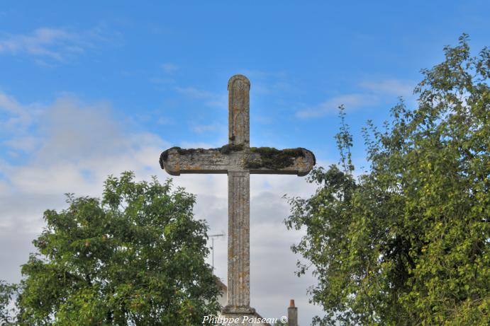 Croix du Cimetière d’Héry un patrimoine