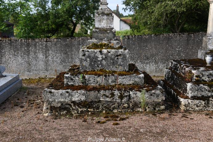 Croix du Cimetière d'Héry