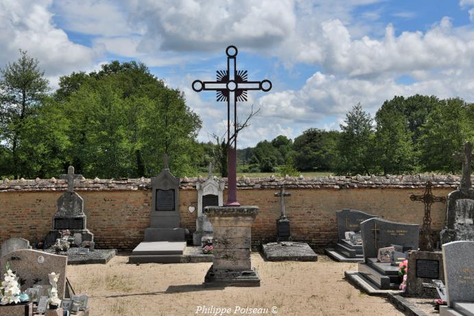 Croix de cimetière de Dornes