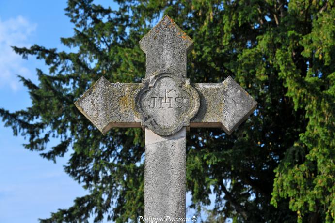 Croix du cimetière du Moraches