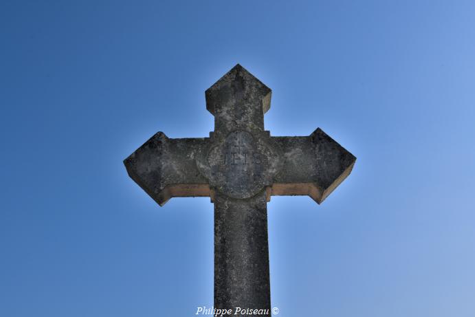 Croix du cimetière du Moraches