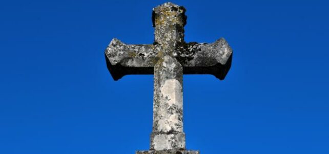 Croix du cimetière de Saint Agnan