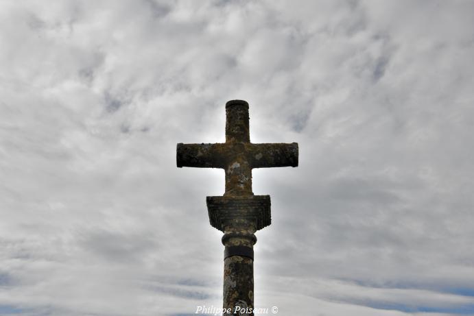 Croix du cimetière de Saint Aubin des Chaumes