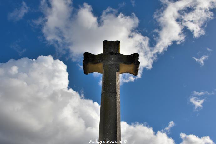 Croix du cimetière de Saint Martin d'Heuille