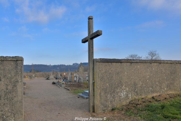 Croix du cimetière de Saxi-Bourdon