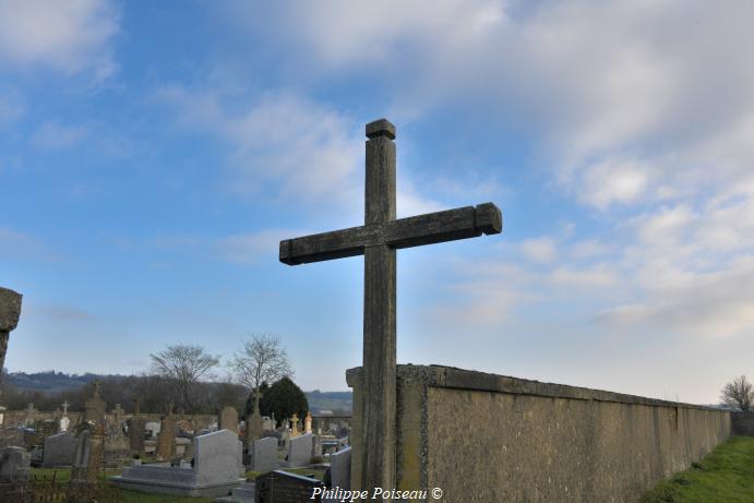 Croix du cimetière de Saxi-Bourdon