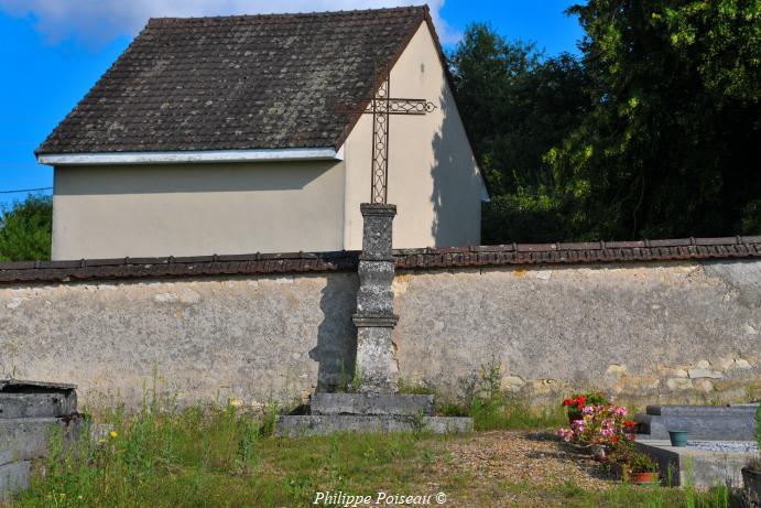 Croix du cimetière de la Celle sur Loire