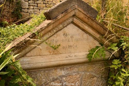 La fontaine sacrée de Saint-Gengoult