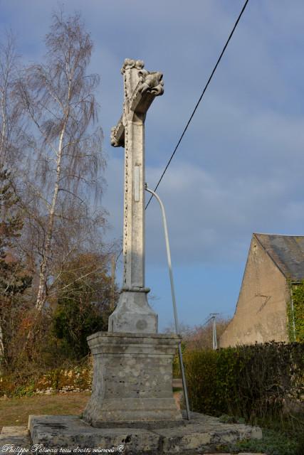 Croix de Dompierre sur Héry