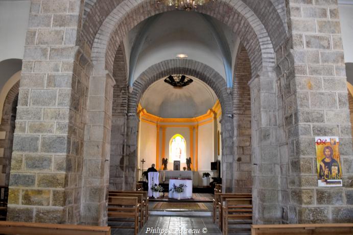 Intérieur de l'église de Dornes un patrimoine