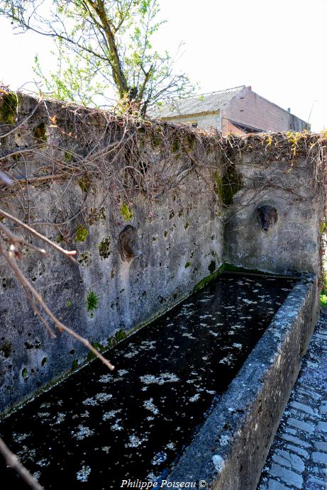 Fontaine abreuvoir de Bazoches