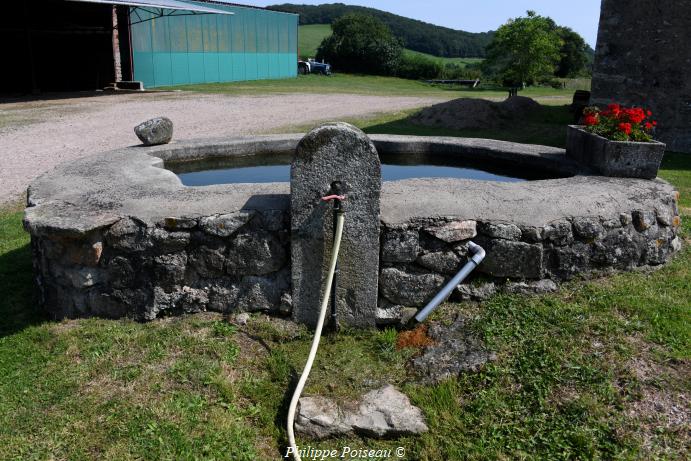 La Fontaine de Jourland et son bassin