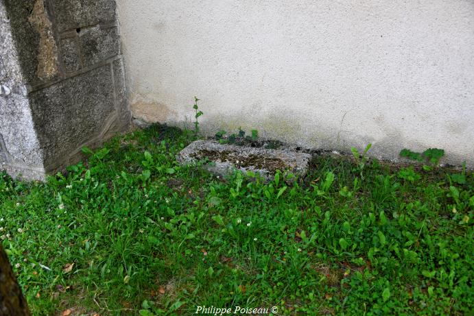 La pierre des morts de Marigny-l'Église