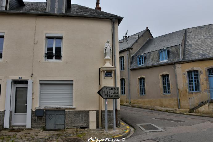 La vierge de Château Chinon