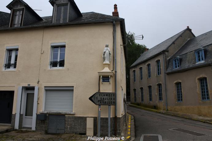 La vierge de Château Chinon