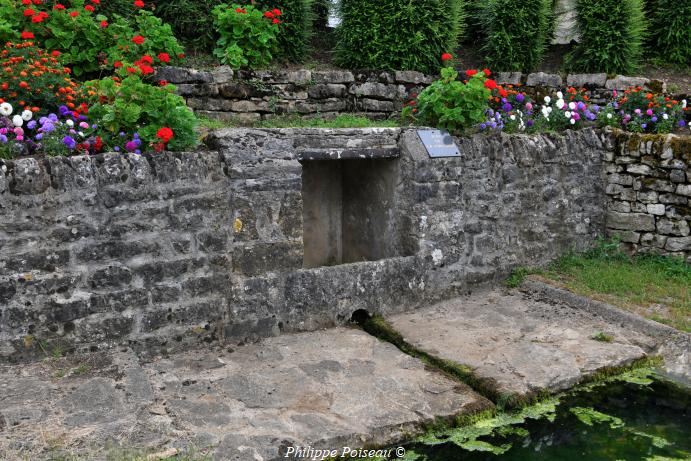 Lavoir sur "l'Haut de la Croix" un patrimoine