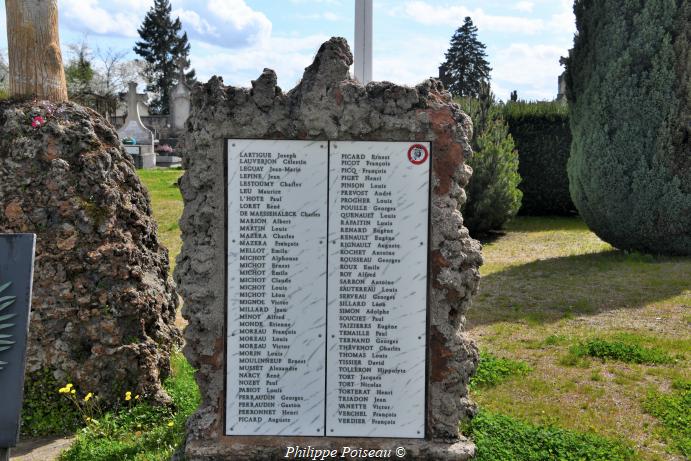 Le carré militaire de La Charité sur Loire