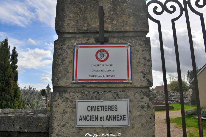 Le carré militaire de La Charité sur Loire