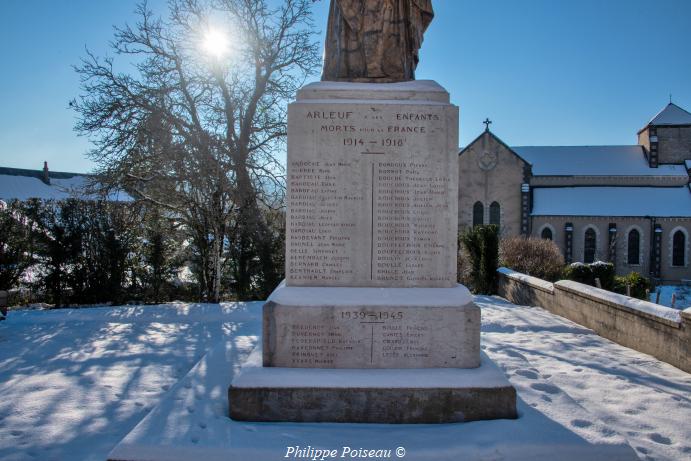 Monument aux Morts d'Arleuf