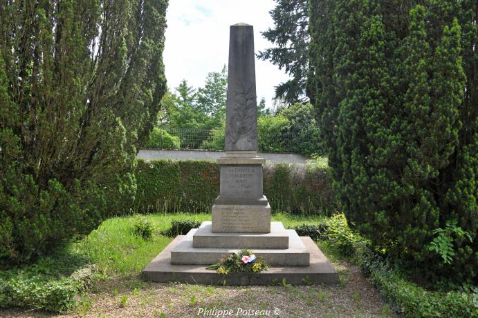 Monument aux morts de Couloutre un hommage