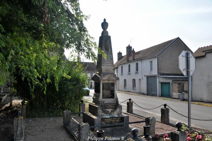 Monument aux morts de La Celle sur Loire