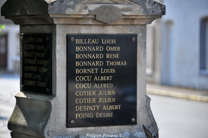 Monument aux morts de La Celle sur Loire