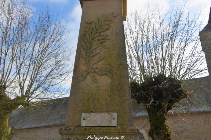 Monument aux morts de Saxi-Bourdon