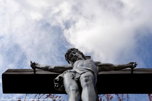 Crucifix du village de Cervon