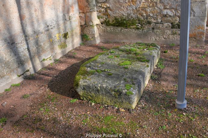 Pierres des morts de Saint Martin d'Heuille