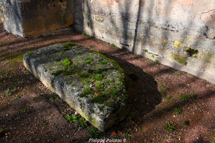 Pierres des morts de Saint Martin d'Heuille