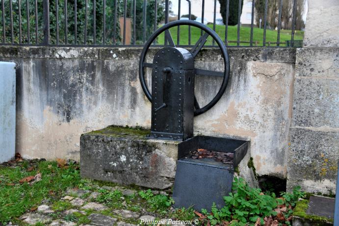 Pompe du château de Guérigny