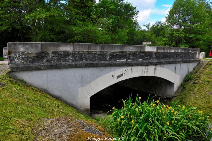 Pont de Dornes et son lavoir un patrimoine