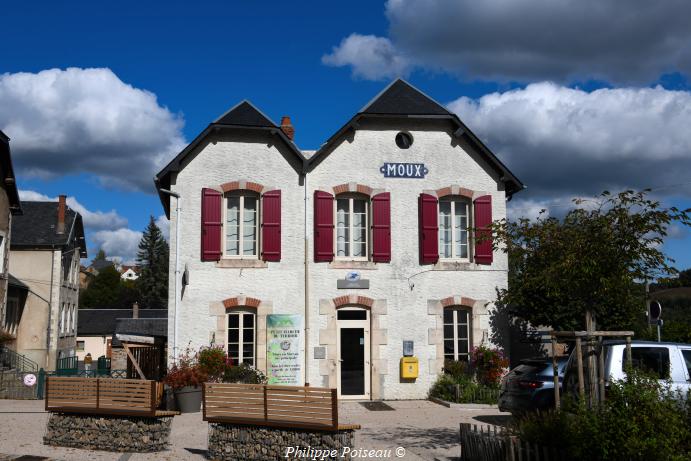 Poste de Moux en Morvan